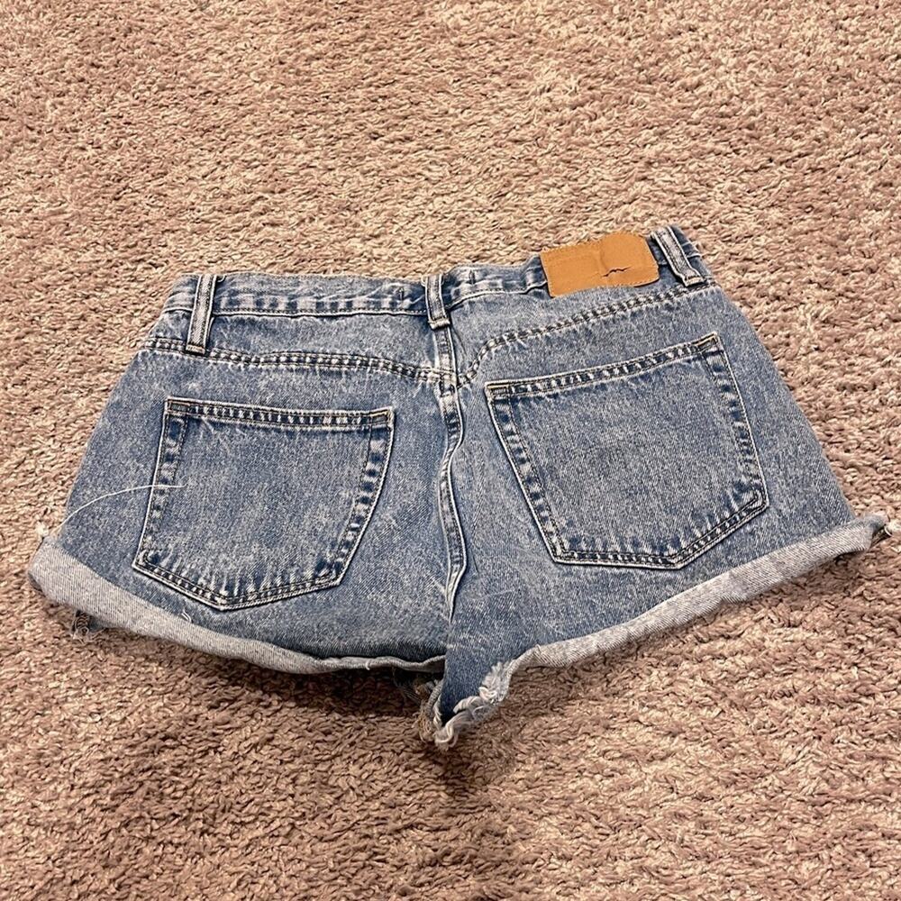 Pull&Bear Distressed medium wash denim shorts daisy dukes size 30 - Picture 4 of 4